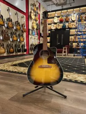 Acoustic/Electric J-15EC Deluxe - Vintage Sunburst